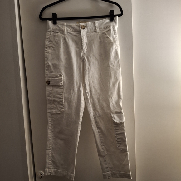 Democracy Women's White Cropped Cargo Denim Jeans - Picture 1 of 11